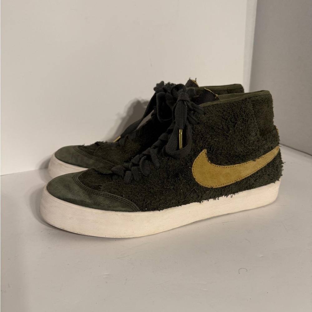 Nike SB Blazer Mid x WE CLUB 58 Olive Gold Men's Size 9.5 AH6158-369 Shoes
